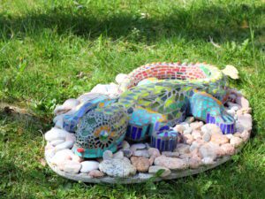 2011 Anne-Marie : Lézarde (verre sur structure sculpté dans polystyrène)