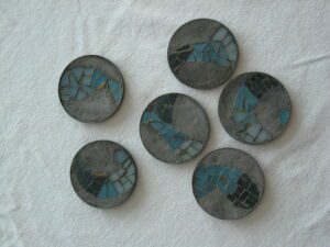 2014-09 Vinca : verre et enduit dans dessous de verre métal noir