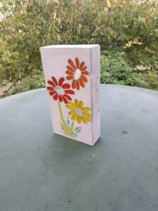 2019-01 Cécilia : "brique" en béton, motif verre incrusté