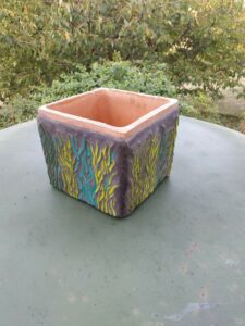 2019-07 Cécilia verre sur cache-pot