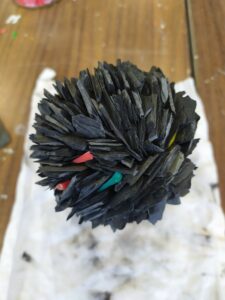 2019-11 Maxime ; ardoise et verre sur boule polystyrène